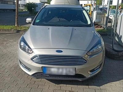 Usata Ford Focus 125 CV (91 kW) 2015 Grigio Berlina