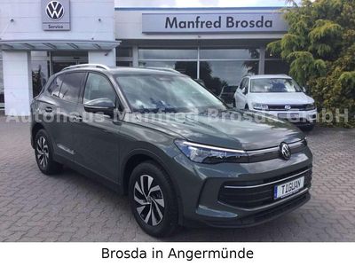 Cipressinogrün metallic Gebraucht 2025 VW Tiguan Life SUV | 41.560 € (Teuer)