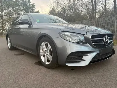 Gebraucht Mercedes E220 AMG line 194 PS (142 kW) 2018 Grau Limousine