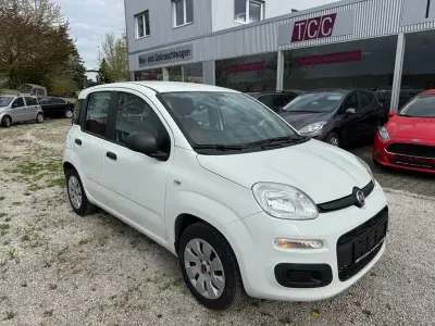 Używany Fiat Panda 69 KM (50 kW) 2011 Biały Hatchback