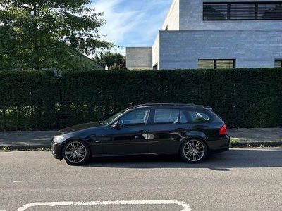 Second-hand BMW 318 Performance 143 CP (105 kW) 2009 Negru Berlinǎ