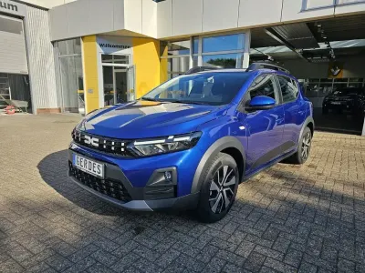 Neu Dacia Sandero Expression 122 PS (89 kW) 2026 Blau Limousine
