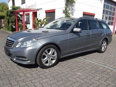 Second-hand Mercedes E200 136 CP (100 kW) 2012 Argintiu Berlinǎ
