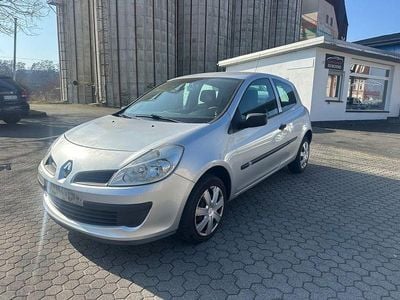 Usata Renault Clio III Authentique 75 CV (55 kW) 2006 Grigio Utilitaria