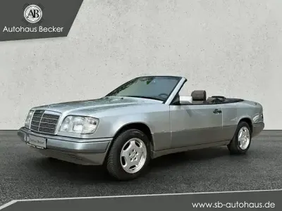 Gebraucht Mercedes 200 136 PS (100 kW) 1997 Silber Cabrio