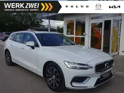 Gebraucht Volvo V60 Inscription 341 PS (250 kW) 2021 Ice white, solid / solid Kombi