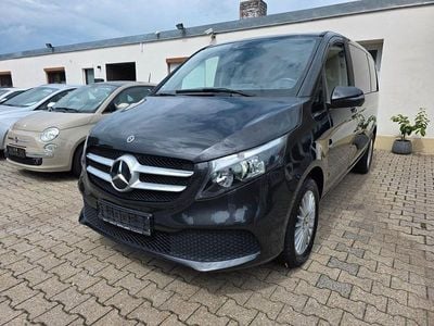 Mercedes V220