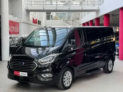Usata Ford Tourneo Custom Titanium 138 CV (101 kW) 2019 Nero Furgone