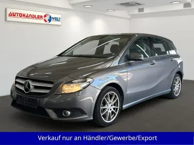 Gebraucht Mercedes B180 Style 122 PS (89 kW) 2014 Grau Kleinwagen