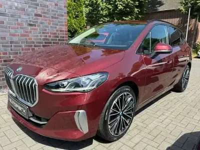 Gebraucht BMW 218 Active Tourer Luxury Line 136 PS (100 kW) 2025 Rot Van / Kleinbus