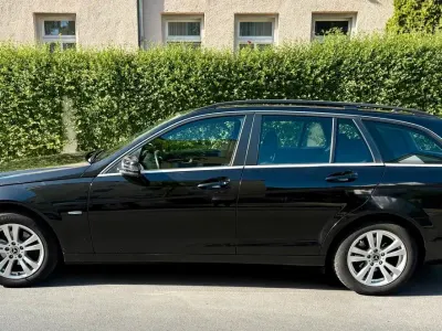Gebraucht Mercedes C180 156 PS (114 kW) 2009 Schwarz Kombi