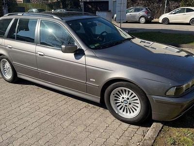 Gebraucht BMW 525 Lifestyle 192 PS (141 kW) 2002 Grau Kombi