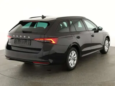 Neu Skoda Octavia Selection 150 PS (110 kW) 2026 Black magic perleffekt Kombi