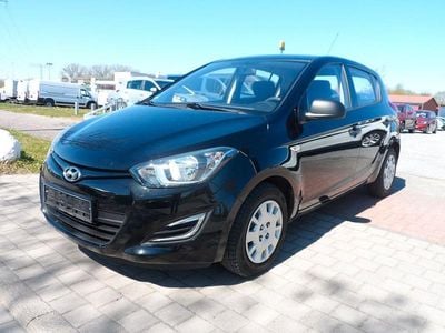 Gebraucht Hyundai i20 Edition 86 PS (63 kW) 2014 Schwarz Kleinwagen