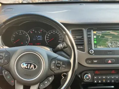 Gebraucht Kia Carens 135 PS (99 kW) 2019 Schwarz Van / Kleinbus