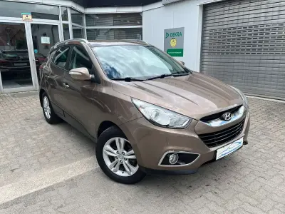 Gebraucht Hyundai ix35 Style 163 PS (119 kW) 2012 Braunmetallic SUV