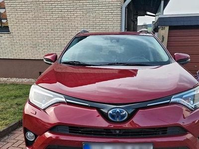 Gebraucht Toyota RAV4 Hybrid Team 155 PS (114 kW) 2018 Rot SUV