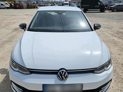 Second-hand VW Golf VIII 110 CP (80 kW) 2021 Alb Hatchback