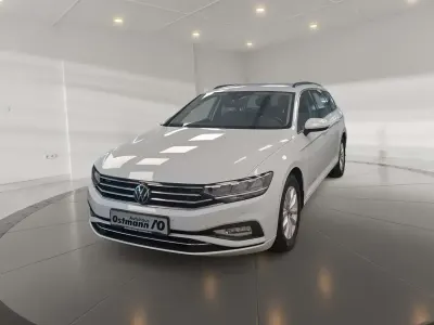 Gebraucht VW Passat Business 150 PS (110 kW) 2023 Gletscherweiß metallic Kombi