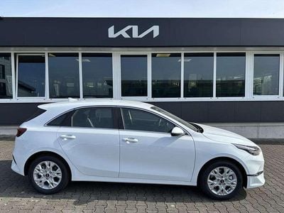 Beige Neu 2025 Kia Ceed Kleinwagen | 22.490 € (Fairer Preis)