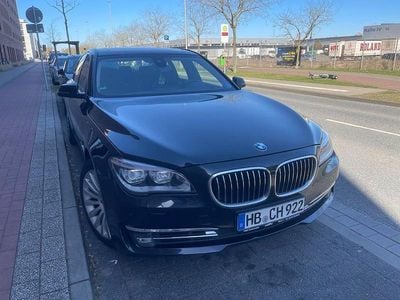 Gebraucht BMW 740 Exclusive 313 PS (230 kW) 2014 Schwarz Limousine