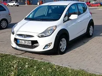 Gebraucht Hyundai ix20 90 PS (66 kW) 2014 Weiß Kleinwagen
