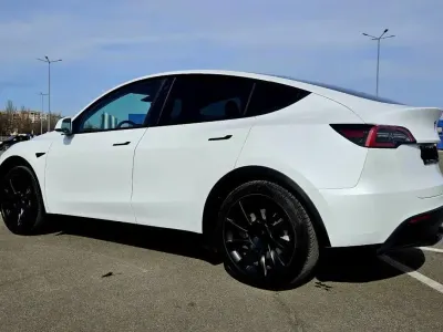 Gebraucht Tesla Model Y 255 kW (347 PS) 2023 Weiß SUV