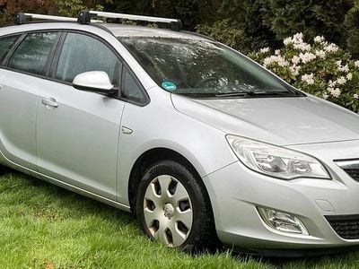 Usata Opel Astra 110 CV (80 kW) 2012 Argento Station wagon
