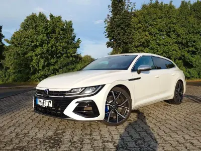 Gebraucht VW Arteon R 320 PS (235 kW) 2023 Weiß Limousine