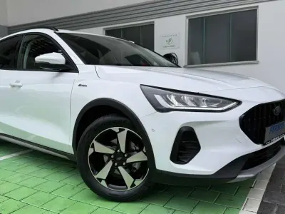 Gebraucht Ford Focus Active 155 PS (114 kW) 2024 Weiß Limousine
