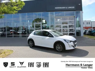 Gebraucht Peugeot e-208 Active 100 kW (136 PS) 2022 Weiss (metallic) Kleinwagen