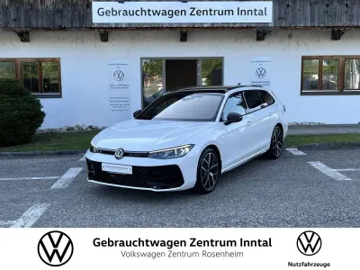 Gebraucht VW Passat R-line 193 PS (141 kW) 2024 Schwarz Kombi