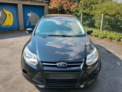 Gebraucht Ford Focus 115 PS (84 kW) 2014 Schwarz Kombi