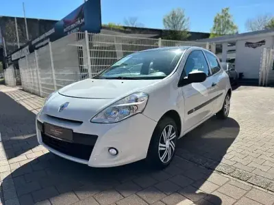 Gebraucht Renault Clio III 75 PS (55 kW) 2012 Weiß Kleinwagen