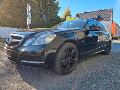 Second-hand Mercedes E220 170 CP (125 kW) 2011 Negru Berlinǎ