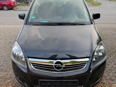 Gebraucht Opel Zafira Family 125 PS (91 kW) 2012 Schwarz Van / Kleinbus
