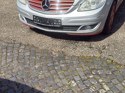 Mercedes B200
