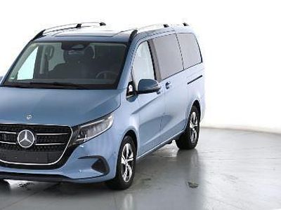 Vintageblau Gebraucht 2025 Mercedes V220 Style Van / Kleinbus | 60.990 € (Guter Preis)