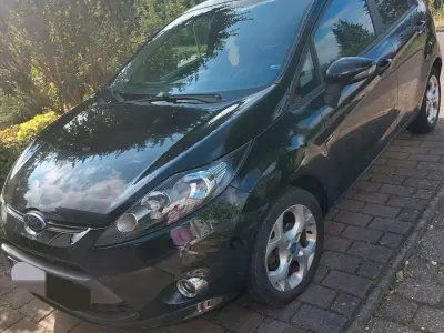 Gebraucht Ford Fiesta 82 PS (60 kW) 2011 Schwarz Kleinwagen
