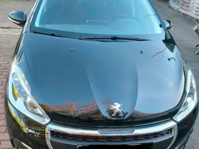 Gebraucht Peugeot 208 GT-line 120 PS (88 kW) 2017 Schwarz Kleinwagen