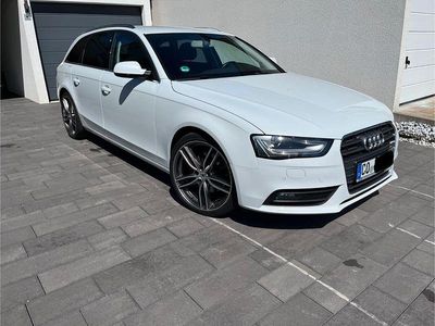 Weiß Gebraucht 2013 Audi A4 Ambiente Kombi | 10.500 € (Etwas zu teuer)