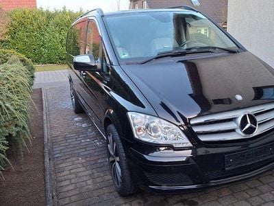 Schwarz Gebraucht 2013 Mercedes Viano Edition Van / Kleinbus | 15.900 € (Fairer Preis)