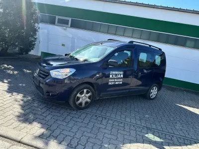 Gebraucht Dacia Lodgy Comfort 102 PS (75 kW) 2016 Blau Van / Kleinbus