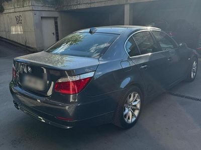 BMW 523