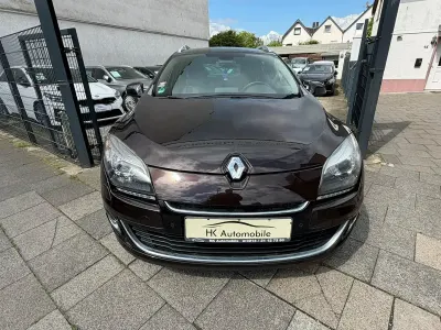 Gebraucht Renault Mégane GrandTour Bose Edition 131 PS (96 kW) 2013 Braun Kombi