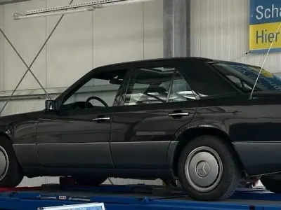 Second-hand Mercedes 200 120 CP (88 kW) 1992 Negru Berlinǎ