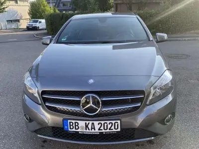 Gebraucht Mercedes A180 Style 122 PS (89 kW) 2013 Grau Limousine