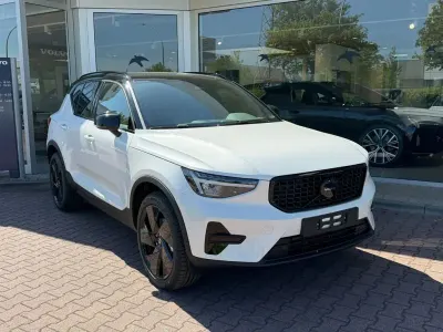Nuova Volvo XC40 Plus 163 CV (119 kW) 2026 Bianco SUV