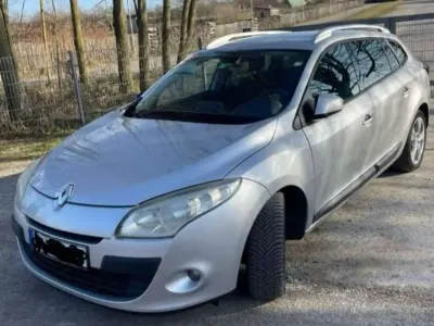 Gebraucht Renault Mégane GrandTour Dynamique 102 PS (75 kW) 2010 Silber Kombi