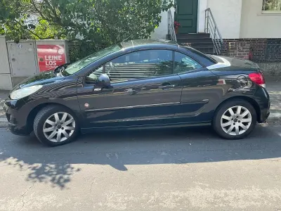 Gebraucht Peugeot 207 CC Roland Garros 120 PS (88 kW) 2011 Schwarz Cabrio
